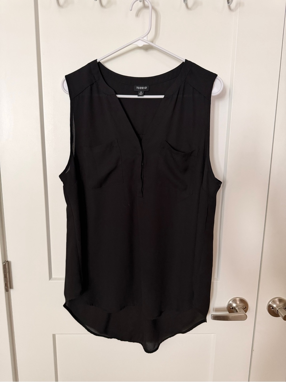 Torrid Black Sleeveless V-Neck Georgette Top Sz 0